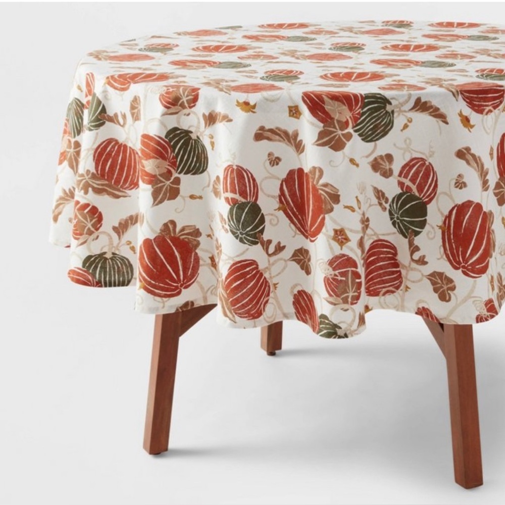 NWT threshold 100% cotton 70” inch round pumpkin theme tablecloth